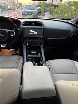 جاگوار F-Pace